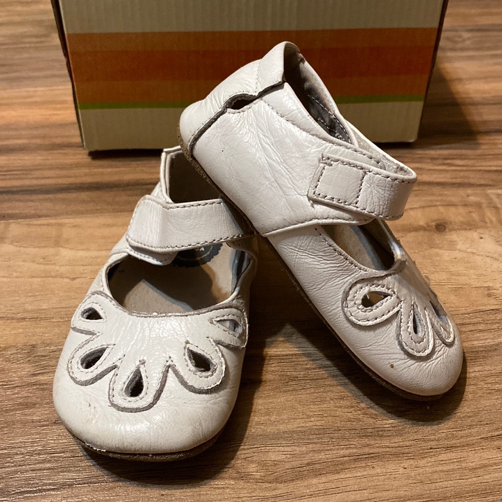 Livie & Luca White Petals 12-18 Months